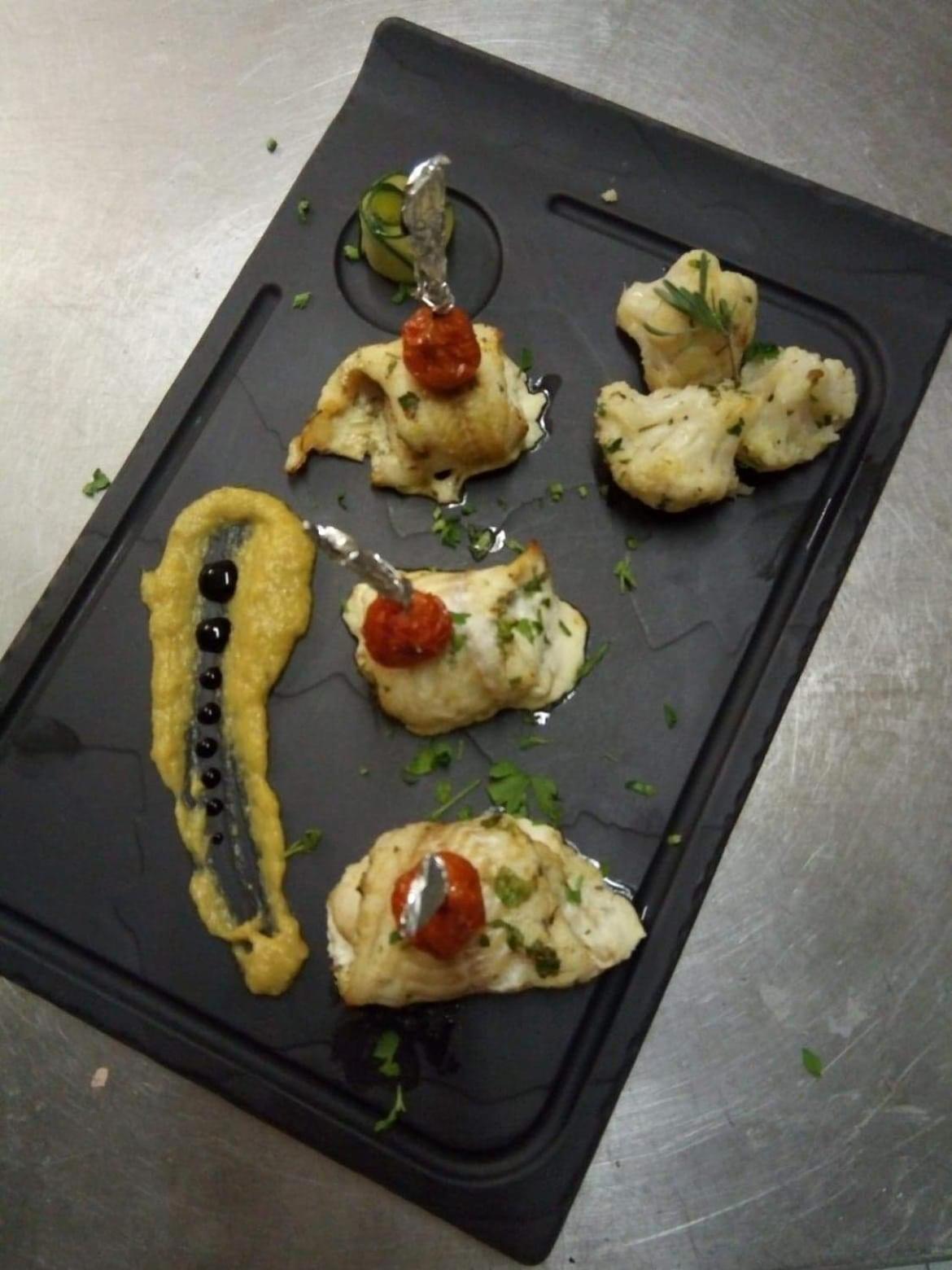 Hotel Restaurant Le Cygne Conches-en-Ouche Εξωτερικό φωτογραφία