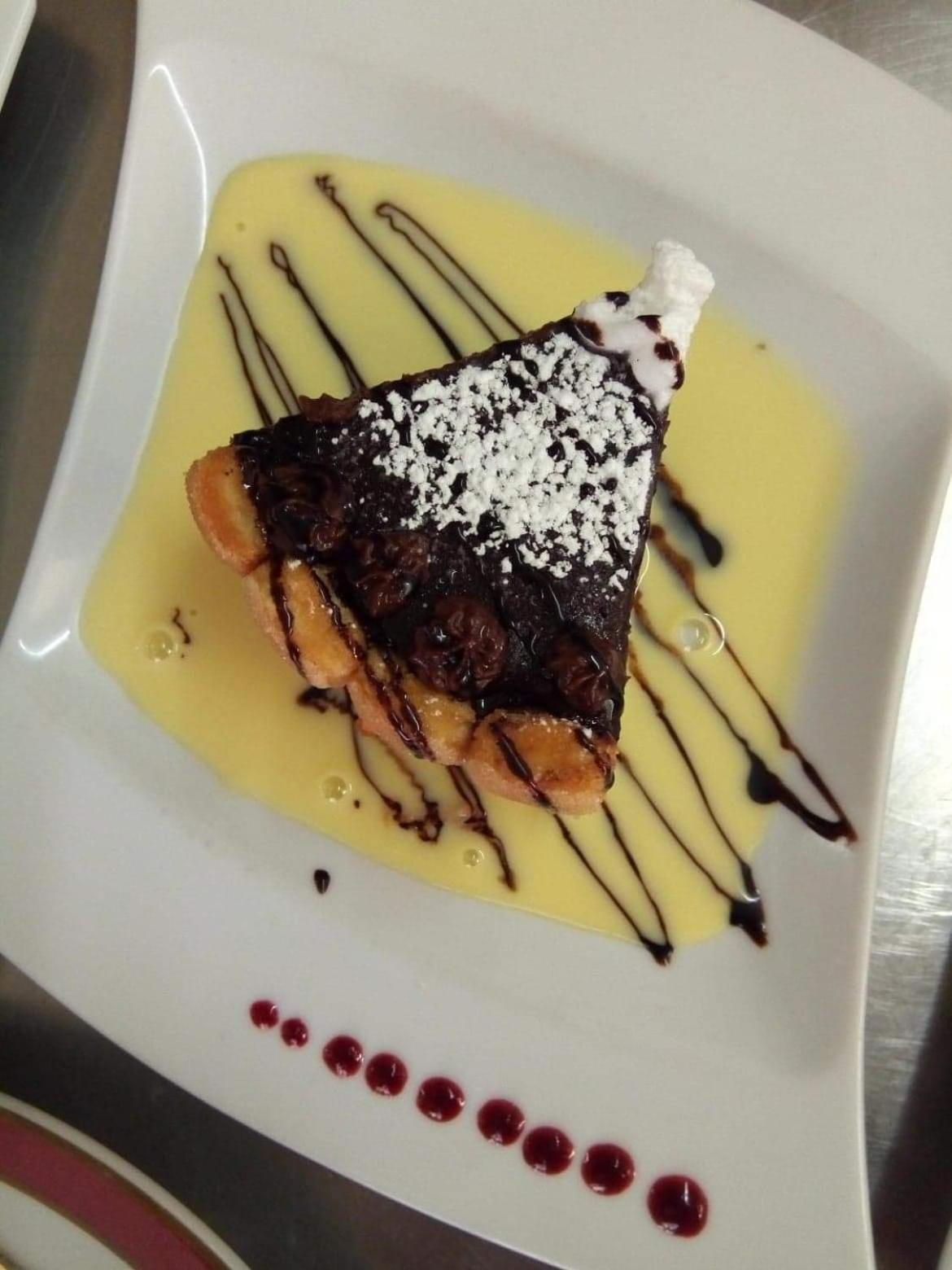 Hotel Restaurant Le Cygne Conches-en-Ouche Εξωτερικό φωτογραφία
