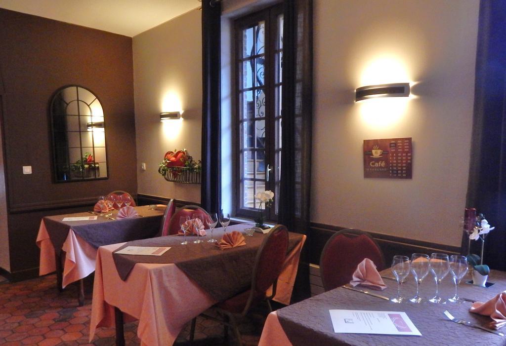 Hotel Restaurant Le Cygne Conches-en-Ouche Εξωτερικό φωτογραφία