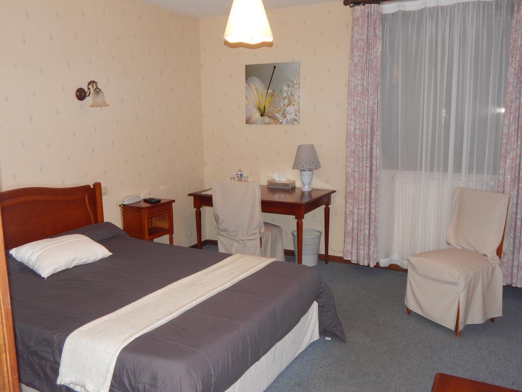 Hotel Restaurant Le Cygne Conches-en-Ouche Εξωτερικό φωτογραφία