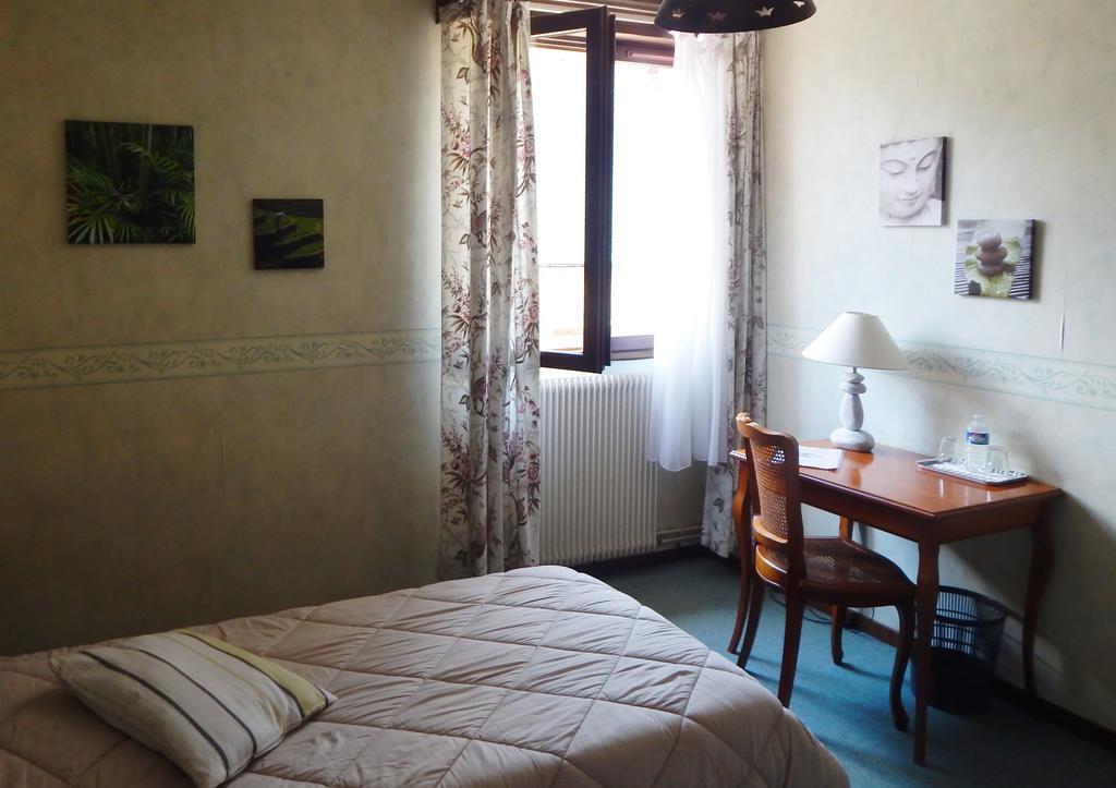 Hotel Restaurant Le Cygne Conches-en-Ouche Εξωτερικό φωτογραφία