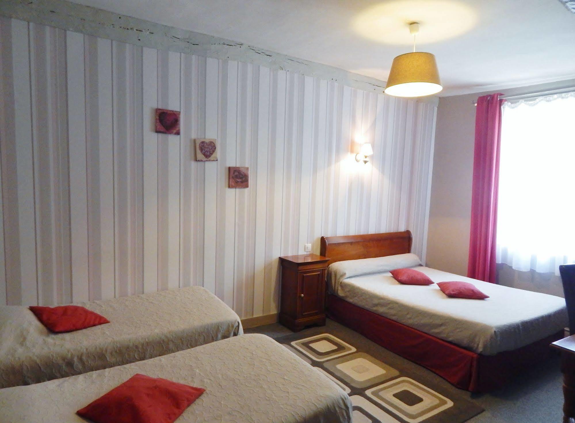 Hotel Restaurant Le Cygne Conches-en-Ouche Εξωτερικό φωτογραφία
