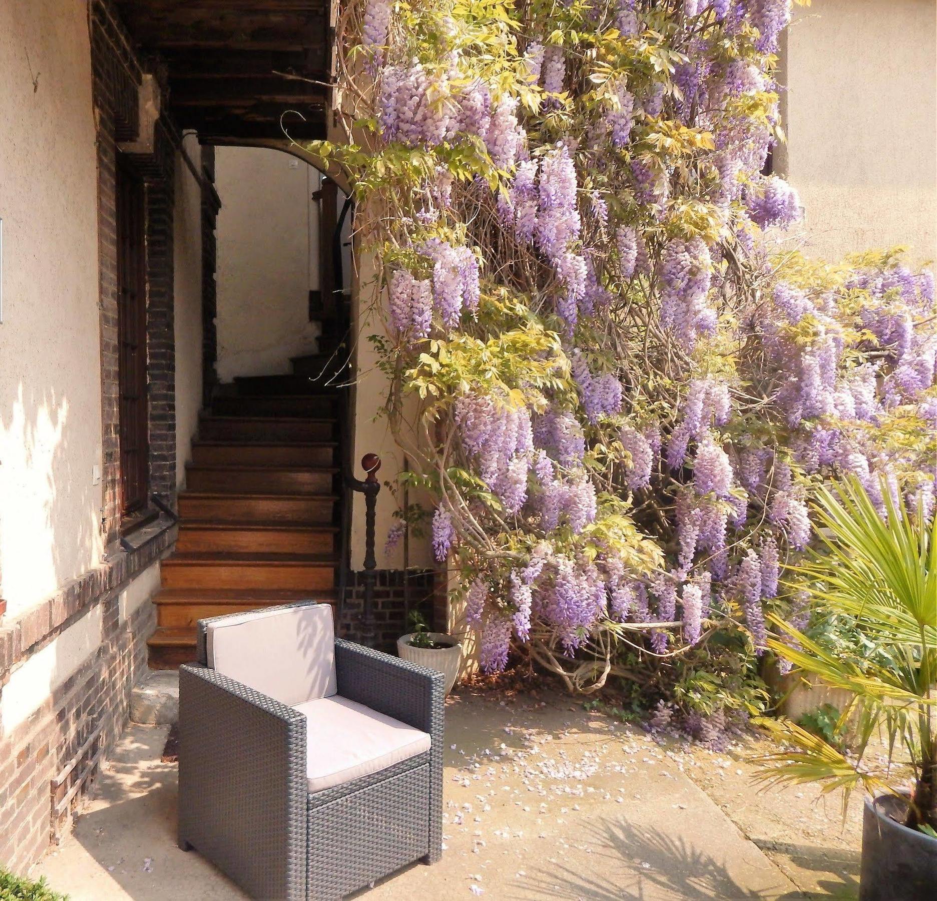 Hotel Restaurant Le Cygne Conches-en-Ouche Εξωτερικό φωτογραφία